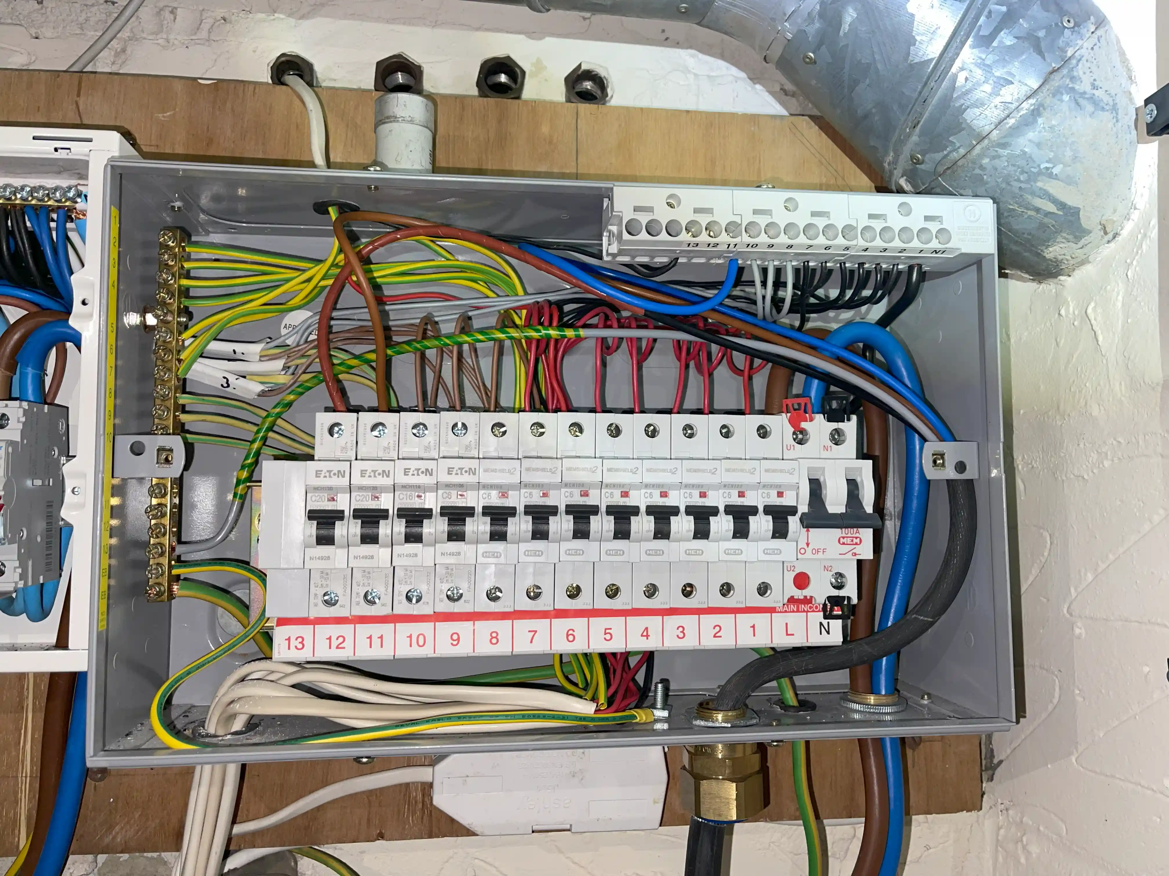 24 Hours Emergency Electrician near Bagshot